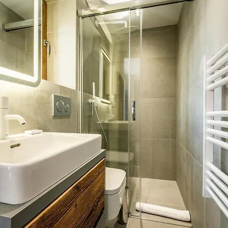 Herzog Argentiere - By Emerald Шале *