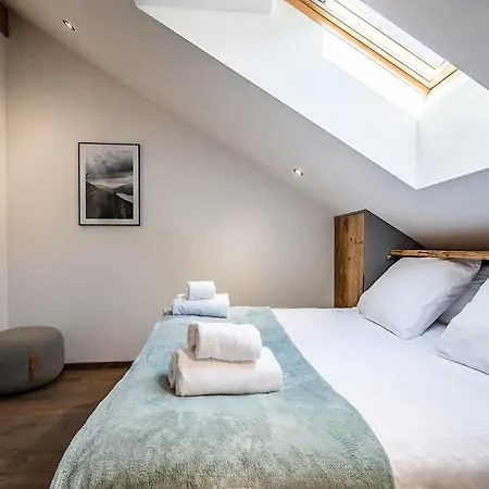 Herzog Argentiere - By Emerald Шале *