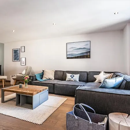 Herzog Argentiere - By Emerald Шале